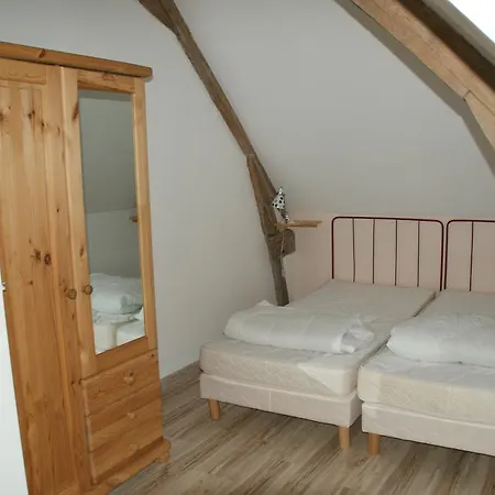 Semesterbostad Gites Du Chateau De La Robinais *